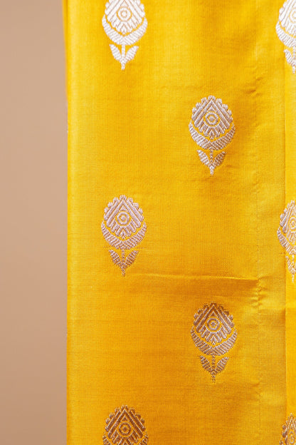 Pure Katan Banarasi Silk Saree With Small Motif - Atulyakarigari