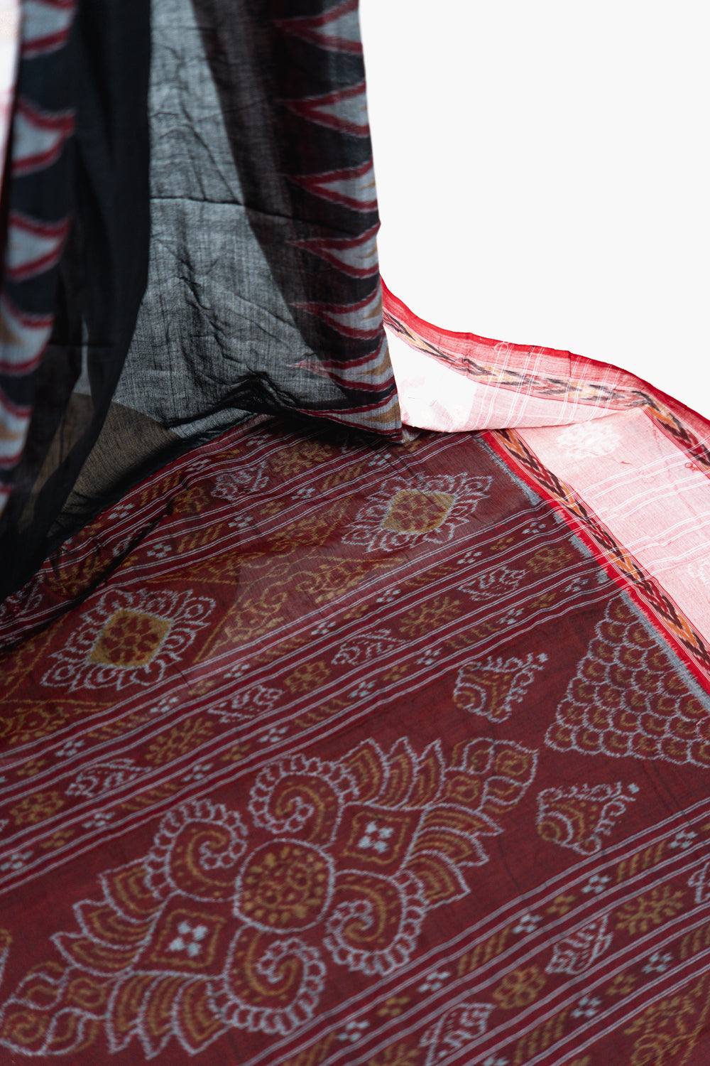 Black & Off-White Sambalpuri Cotton Saree with Kumbha Motifs