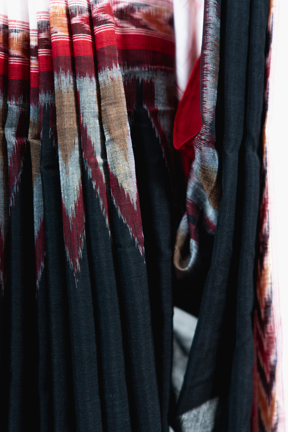 Black & Off-White Sambalpuri Cotton Saree with Kumbha Motifs