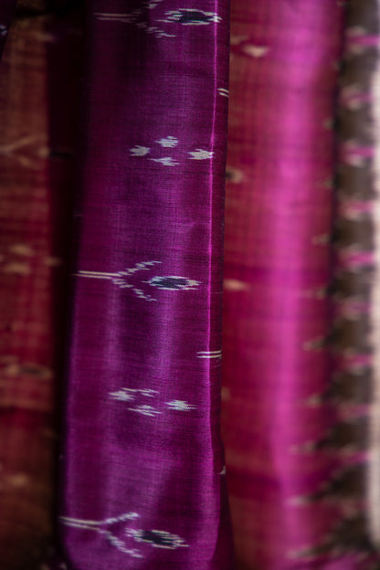 Handwoven Magenta Khandua Silk Saree with Black Temple Border | Traditional Odisha Saree