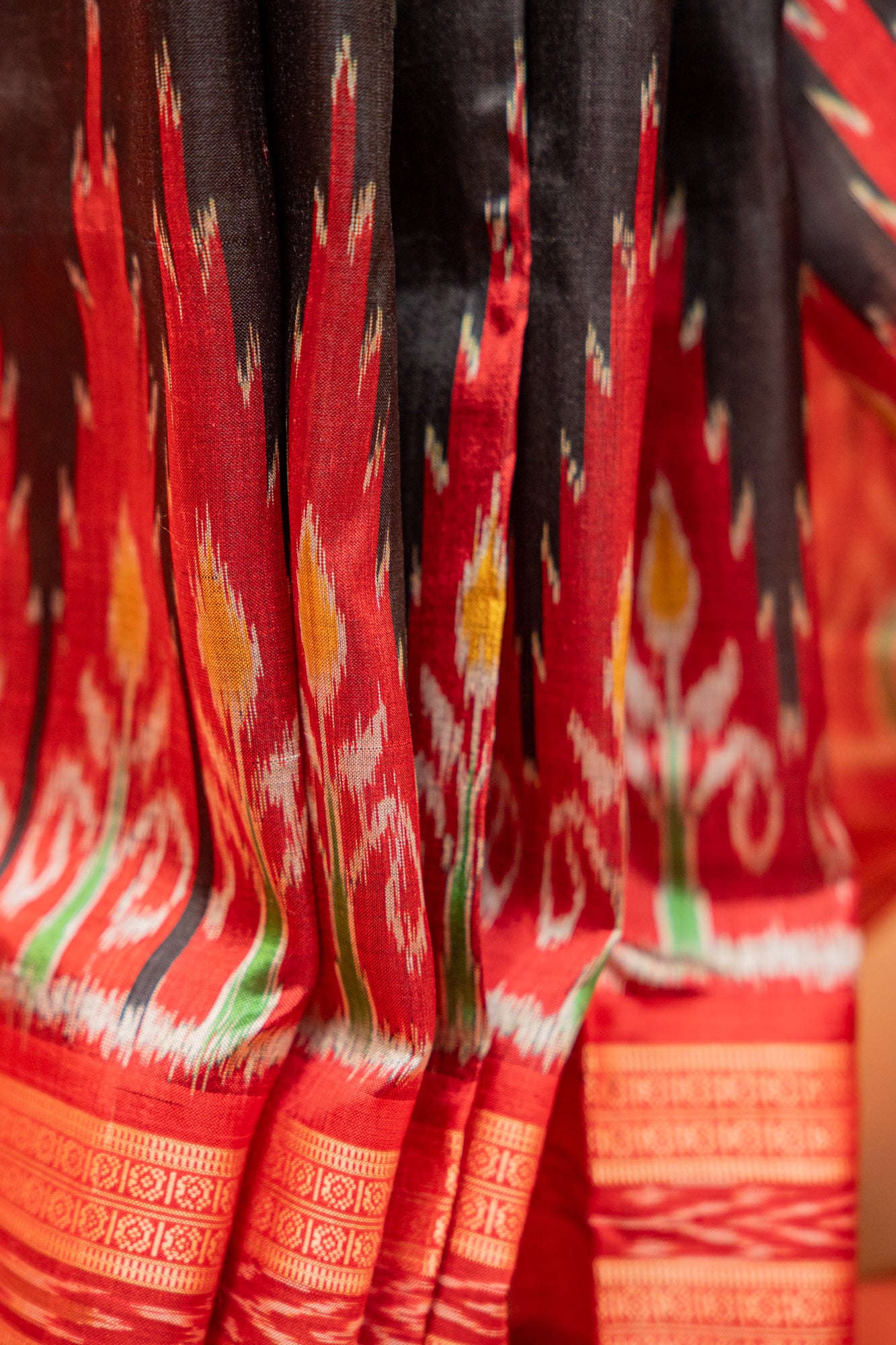 Black Khandua Silk Saree with Floral Butti Motifs & Red Temple Border | Odisha Handloom