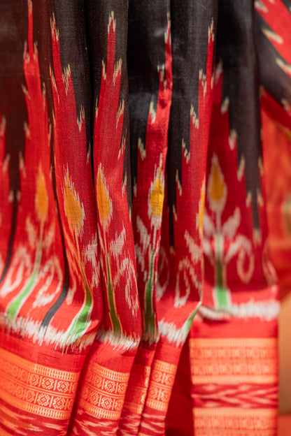 Black Khandua Silk Saree with Floral Butti Motifs & Red Temple Border | Odisha Handloom