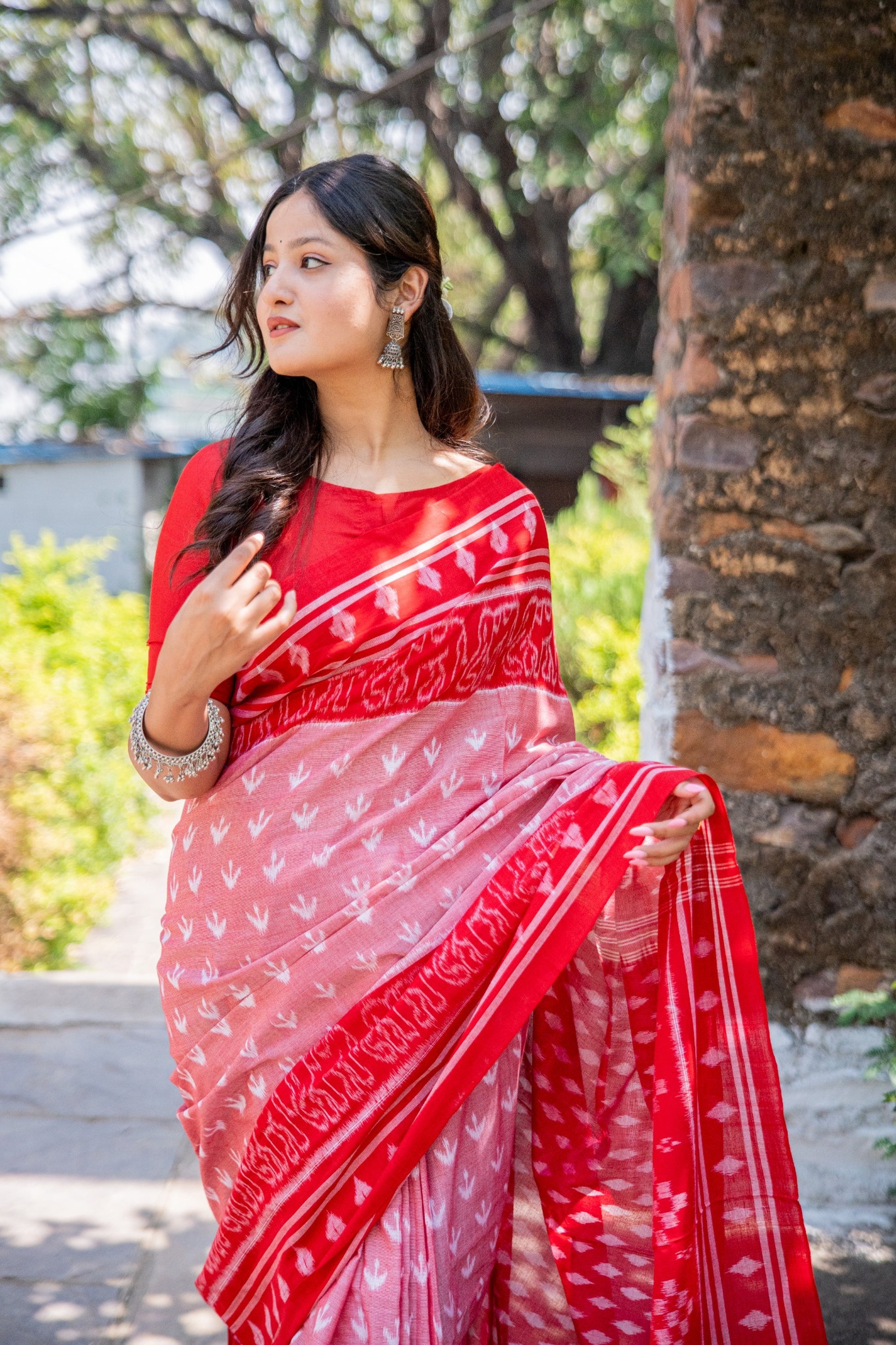 Red and white sambhalpuri cotton saree 