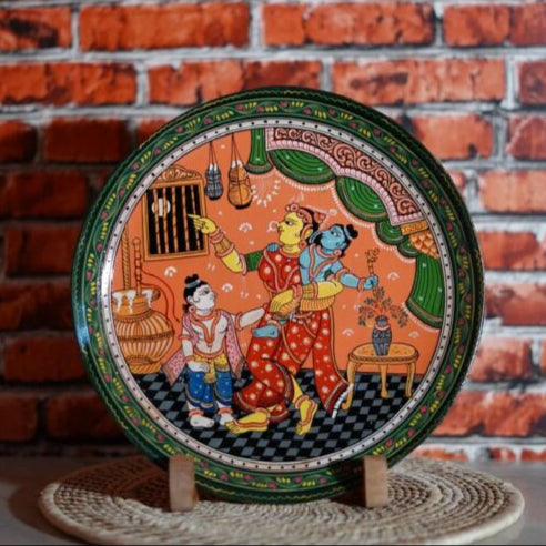 Round tray with Stand (wooden & hand painted)