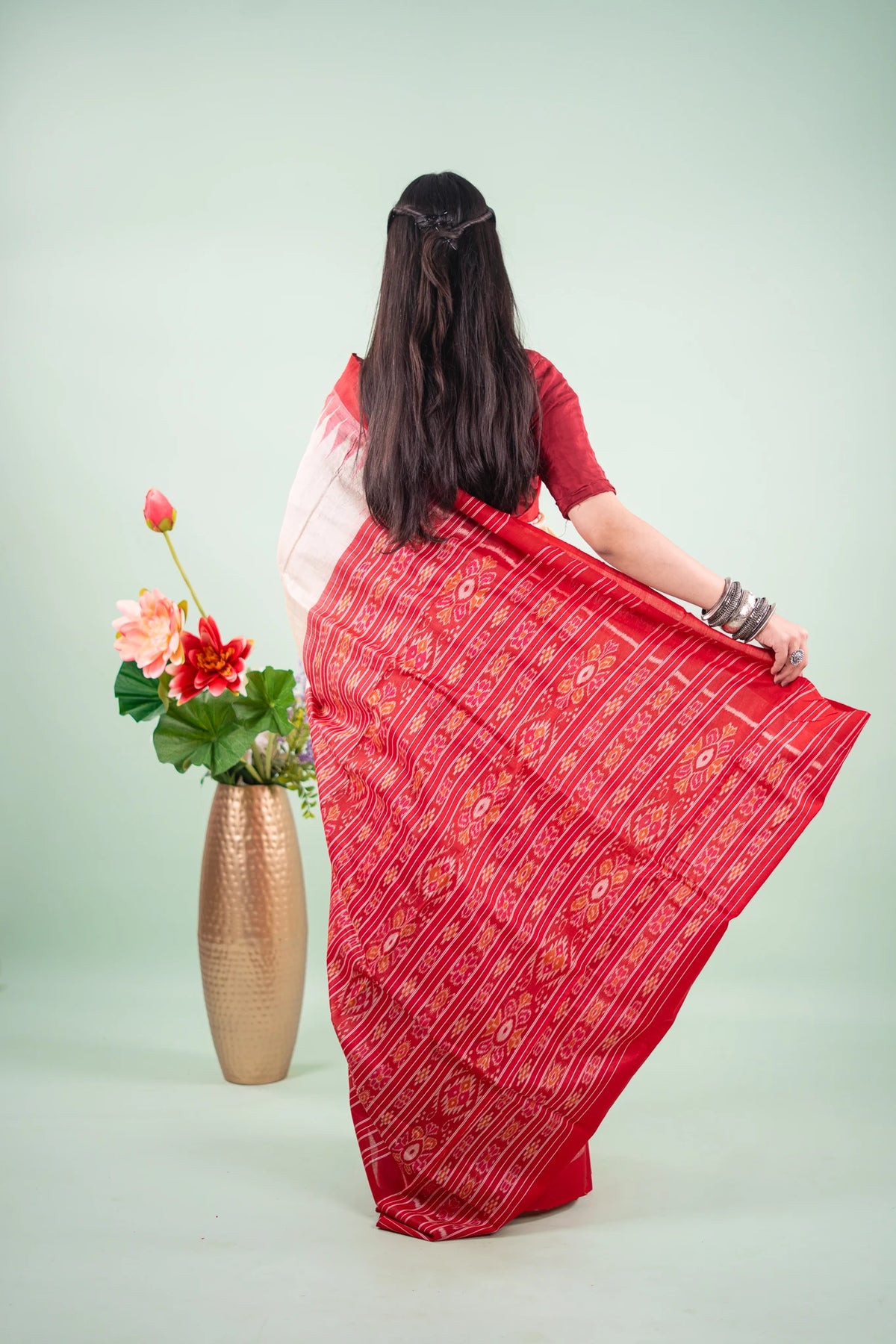 Beige Crimson Temple Border Tussar Saree image 7
