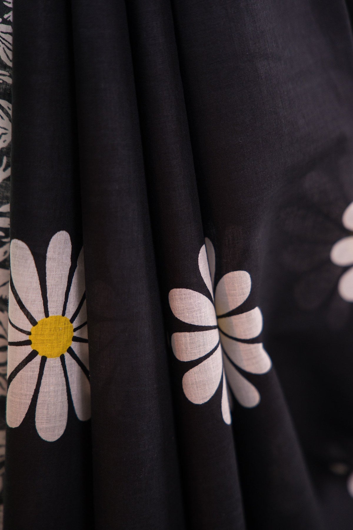 Black Daisy Floral Mul Mul Cotton Saree