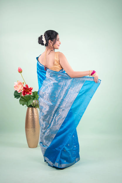Cerulean Blue Banarasi Silk Saree - pallu spread