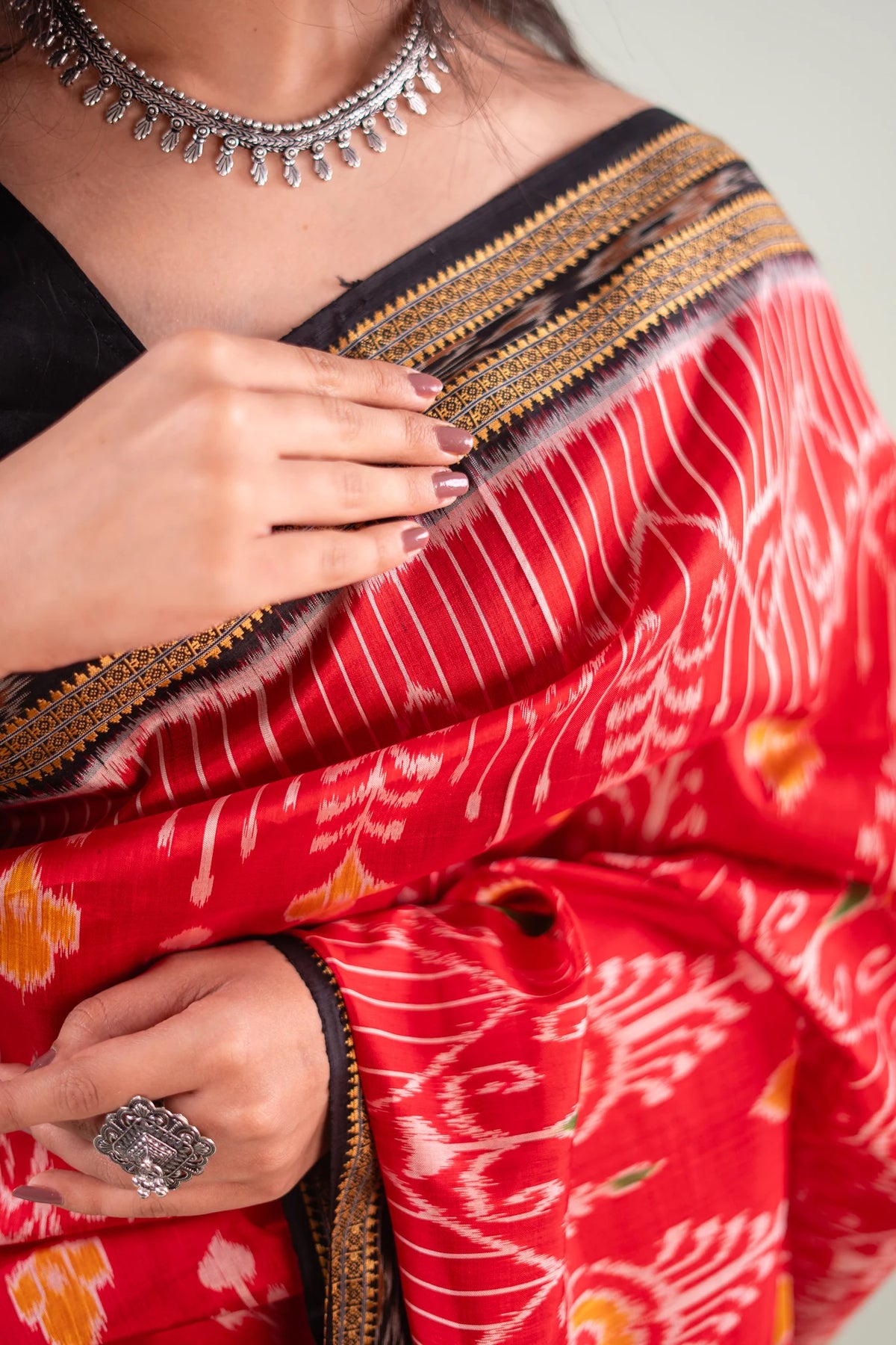 Crimson Red Bird Motif Khandua Silk Saree - image 3