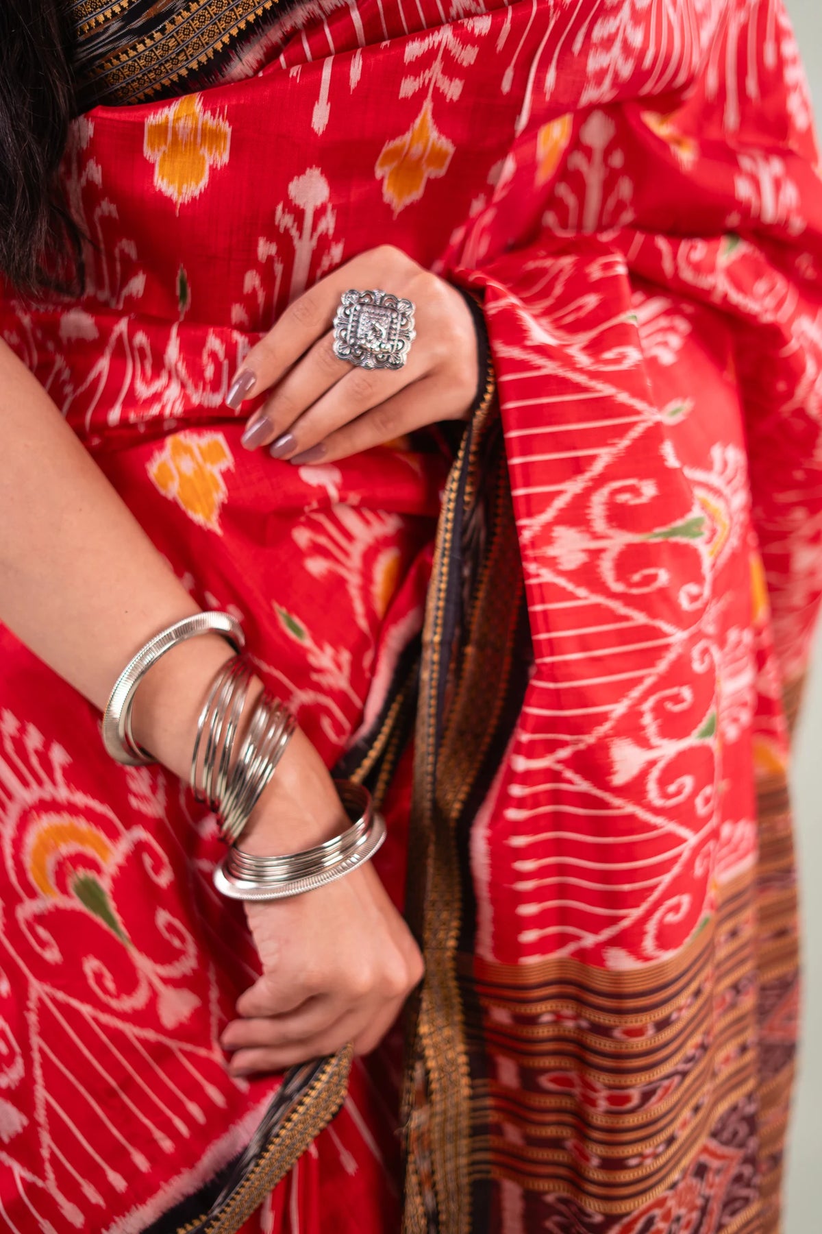 Crimson Red Bird Motif Khandua Silk Saree - image 8