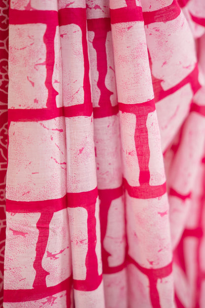 Dusty Pink Geometric Brick Mul Mul Cotton Saree