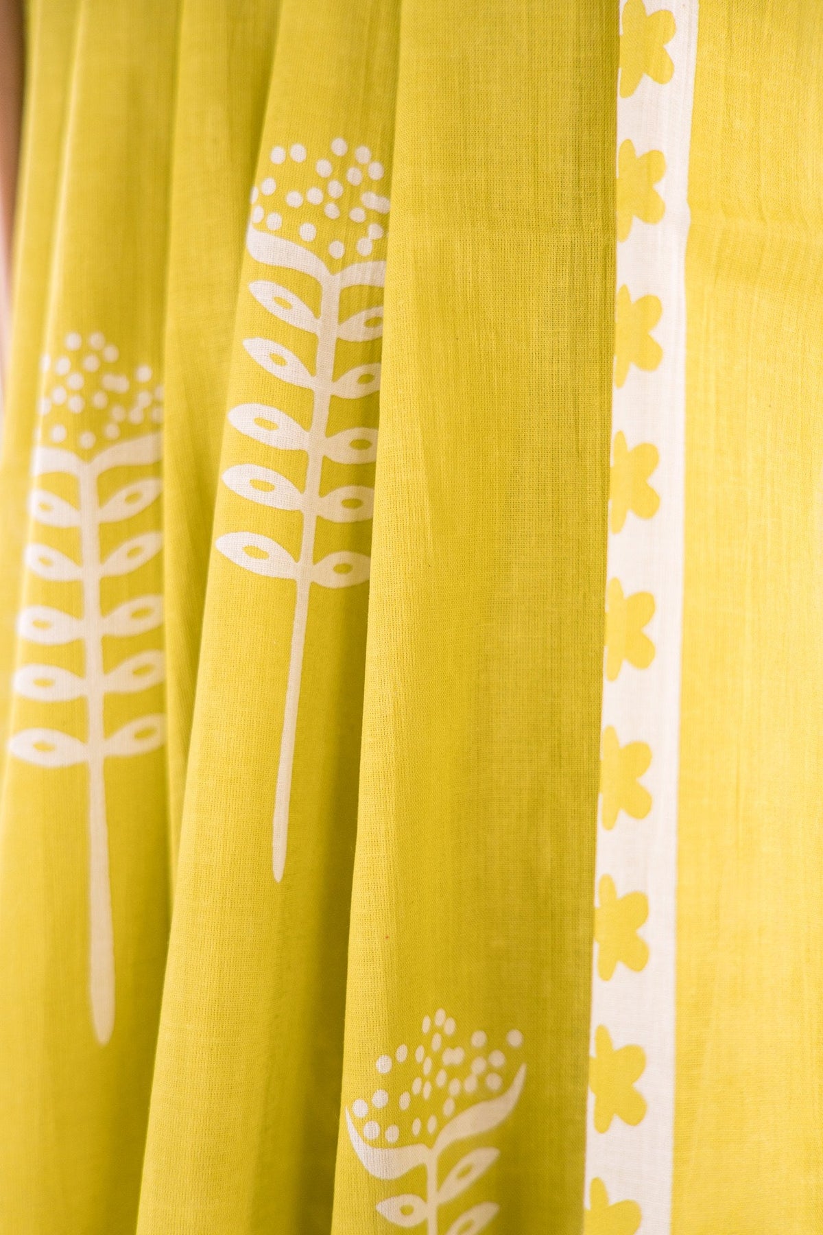 Lime Green Leaf Bud Mul Mul Cotton Saree