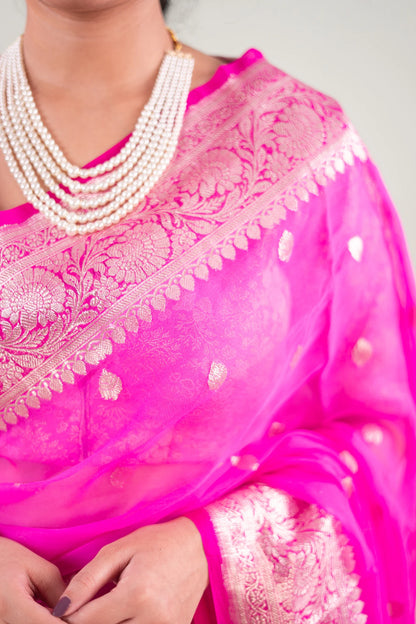 Magenta Banarasi Border Chiffon Saree - image 3