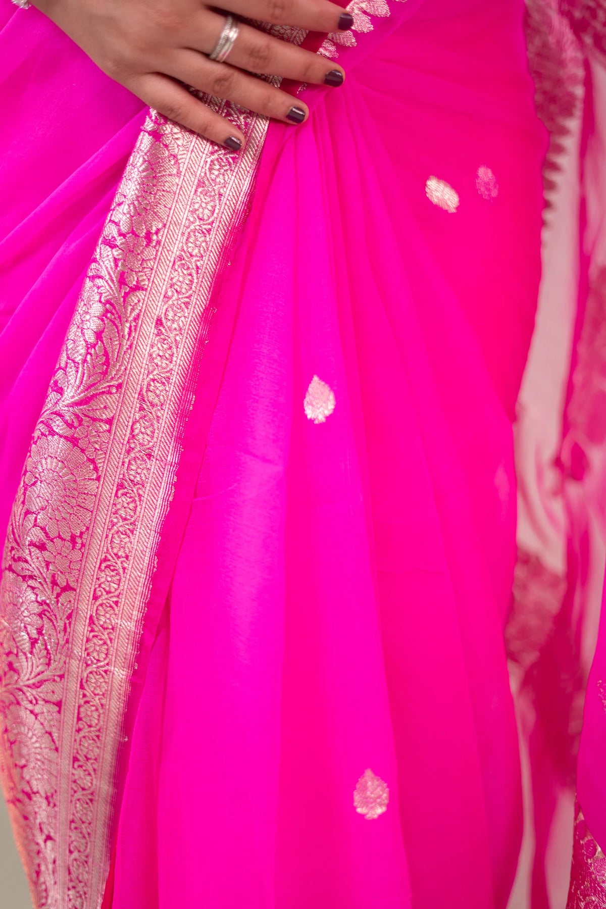 Magenta Banarasi Border Chiffon Saree - image 8