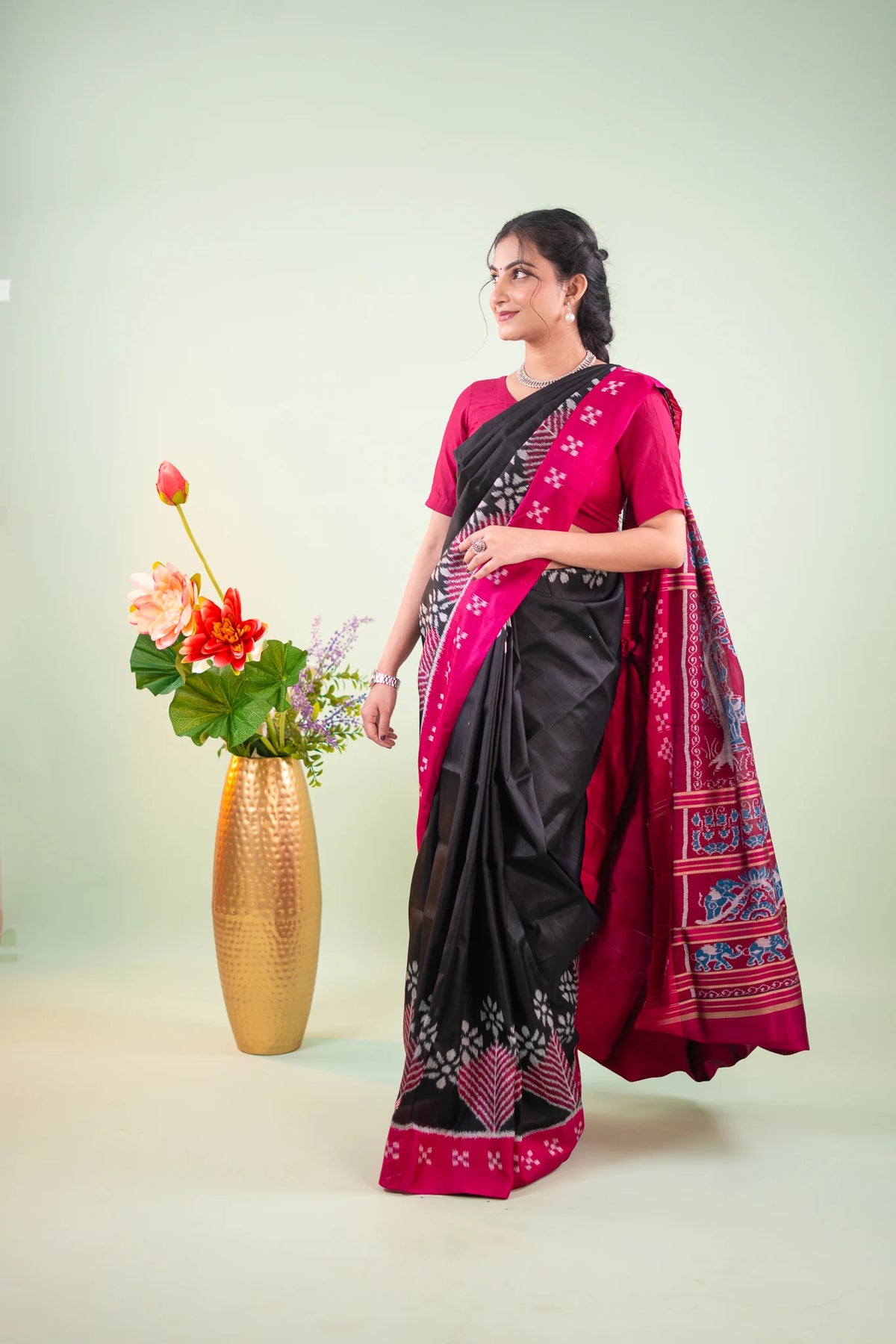 Magenta Black Chevron Ikat Khandua Silk Saree - image 5