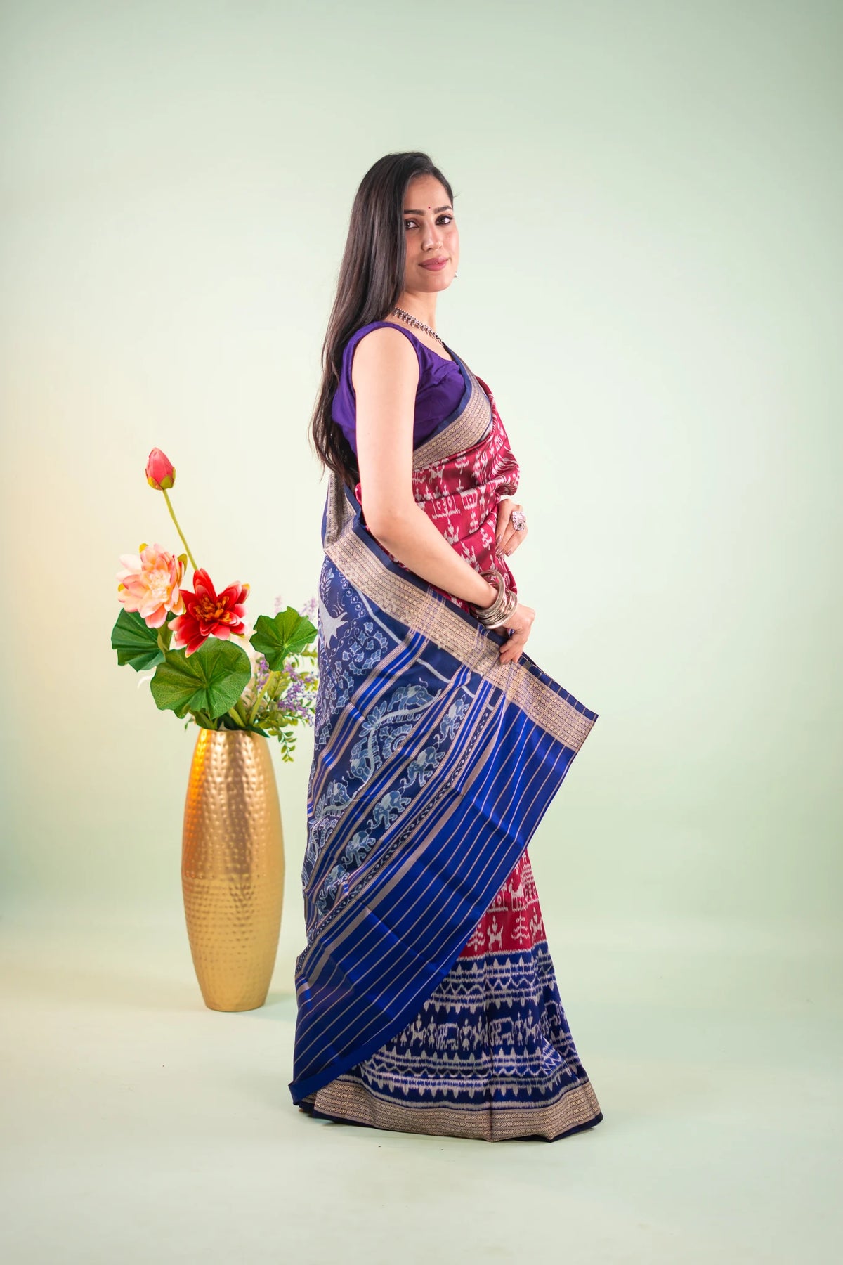 Magenta Navy Tribal Motif Khandua Silk Saree - image 5
