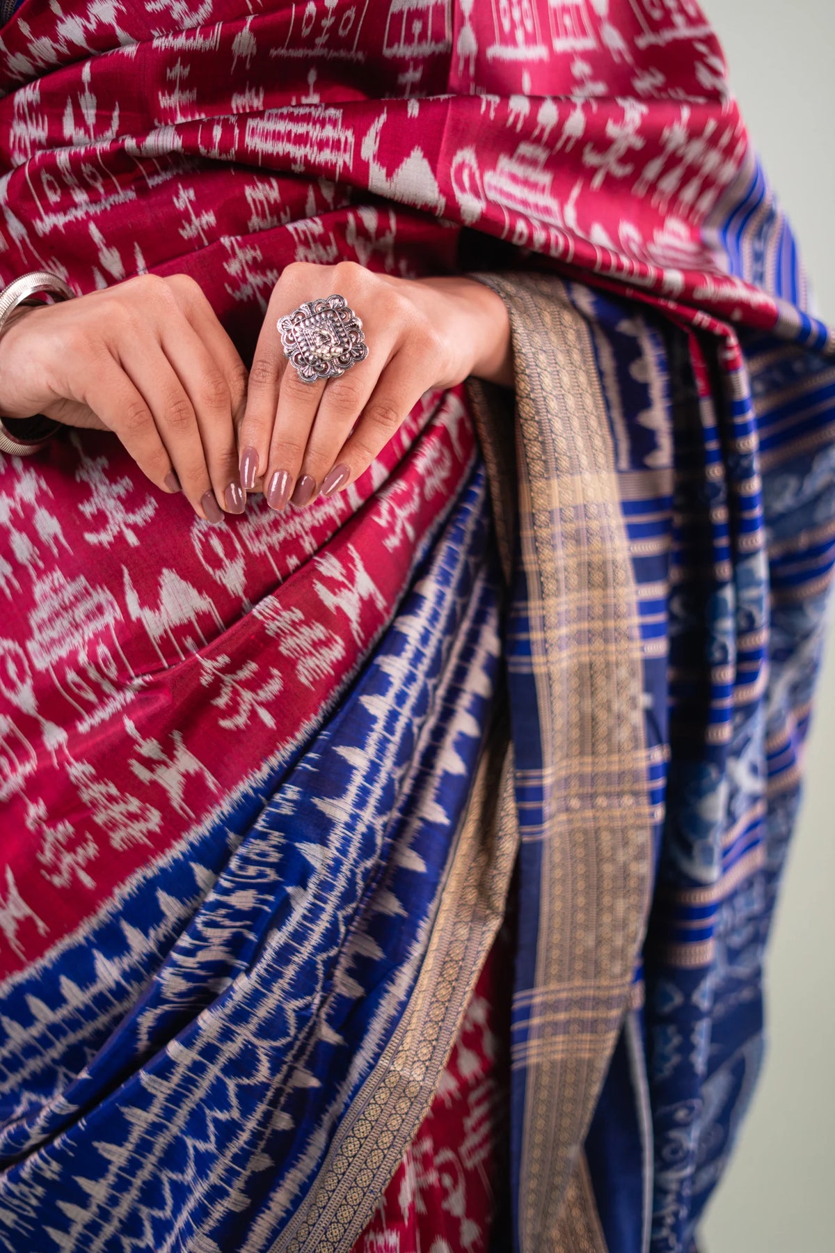 Magenta Navy Tribal Motif Khandua Silk Saree - image 8