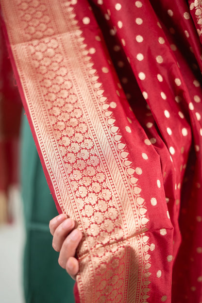 Maroon Gold Booti Banarasi Dupatta - border and booti close-up