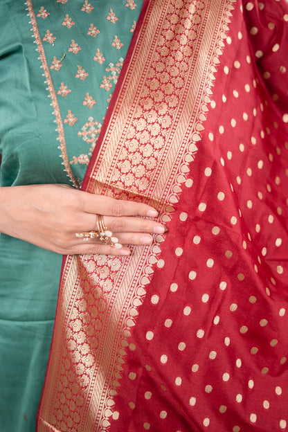 Maroon Gold Booti Banarasi Dupatta - extra border detail