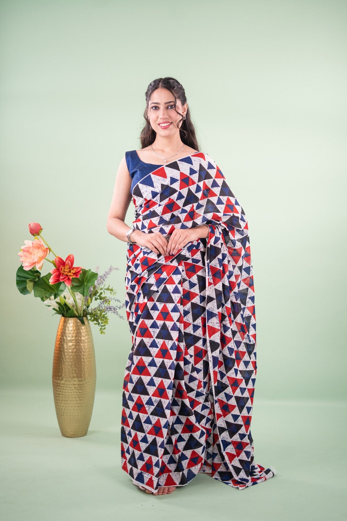Multicolour Geometric Chevron Mul Mul Cotton Saree