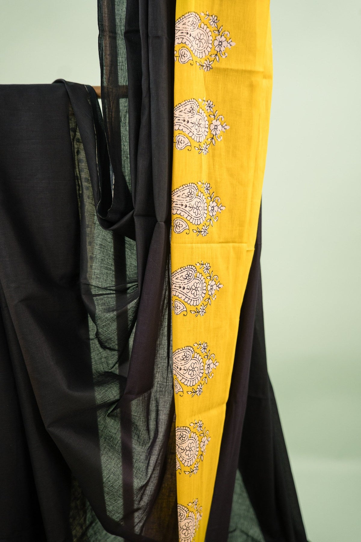 Mustard Charcoal Paisley Mul Mul Cotton Saree