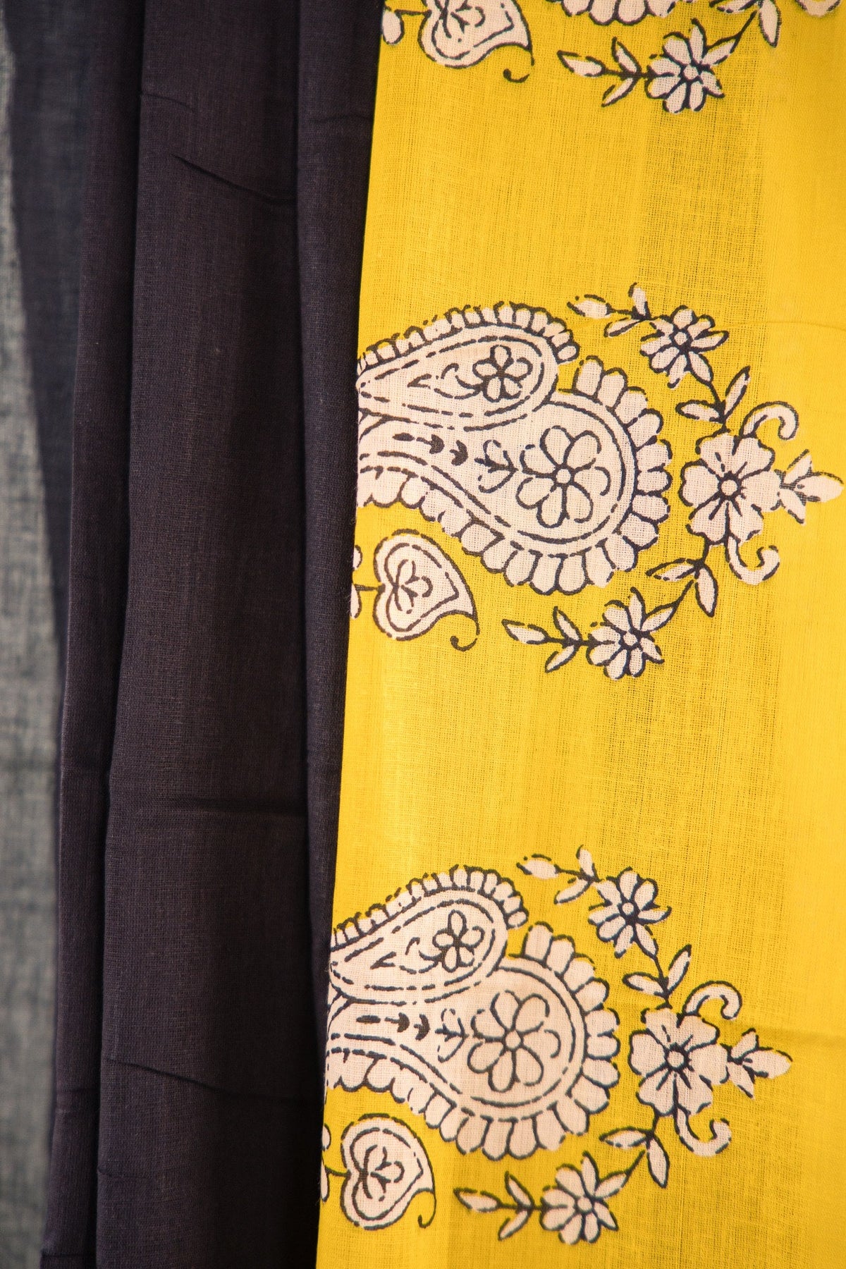 Mustard Charcoal Paisley Mul Mul Cotton Saree