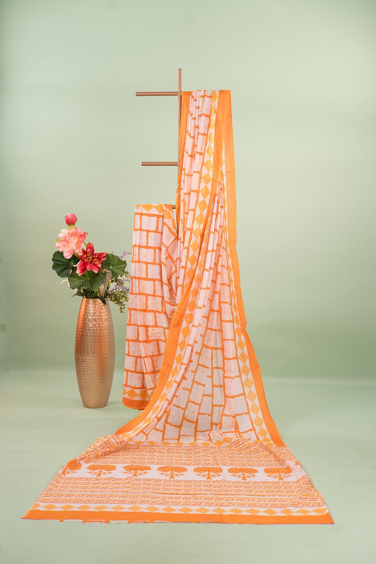 Mustard Geometric Grid Mul Mul Cotton Saree