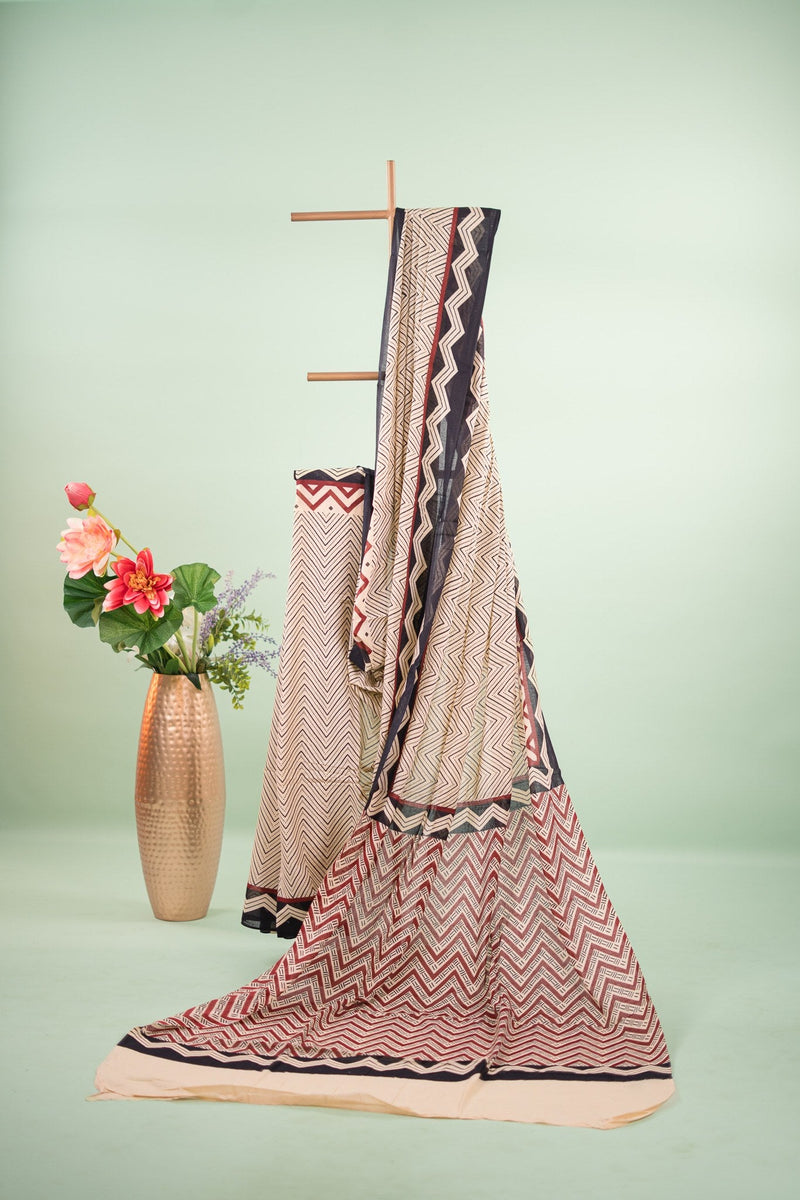 Off-White Dotted Chevron Mul Mul Cotton Saree