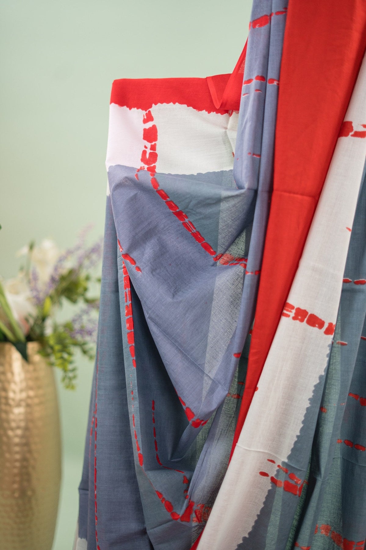 Red Grey Shibori Colour Block Mul Mul Cotton Saree