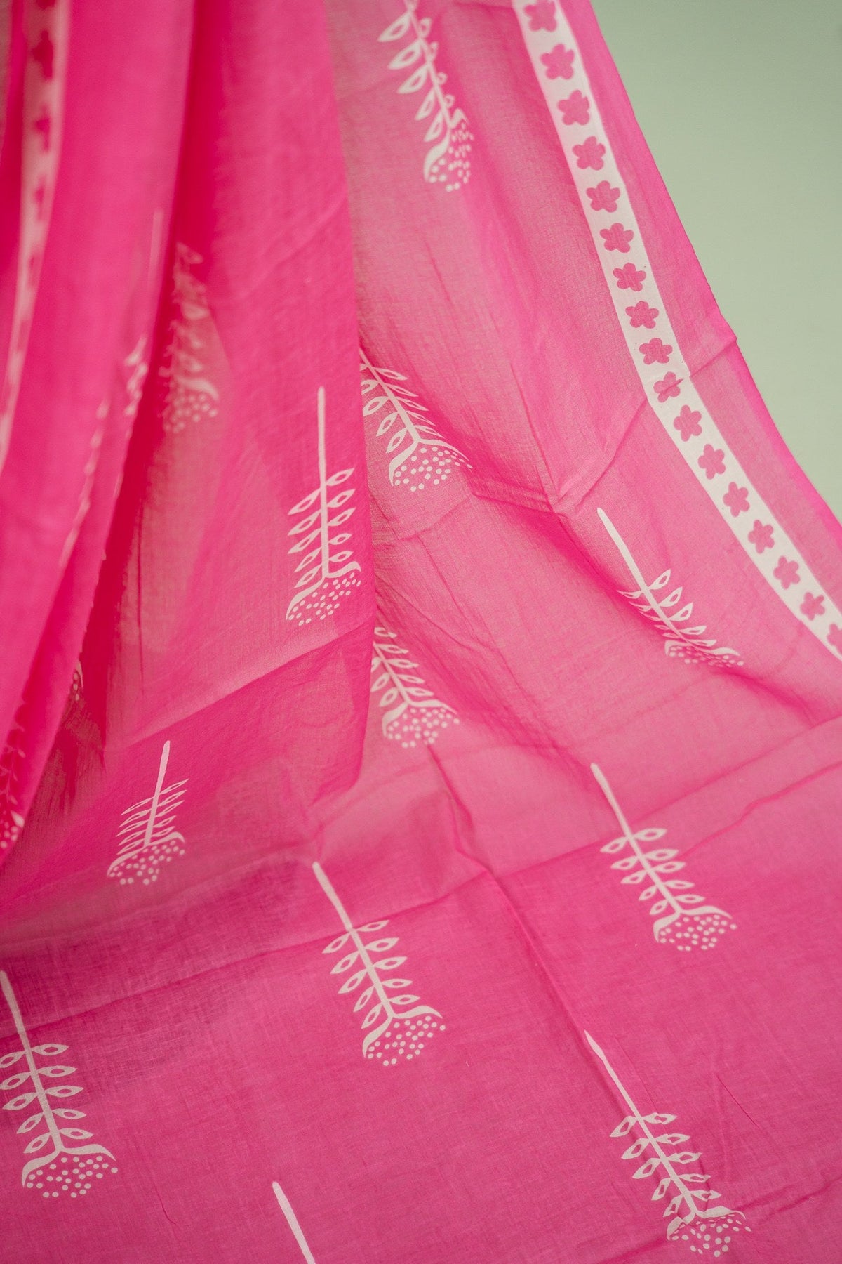 Soft Pink Leaf Bud Mul Mul Cotton Saree
