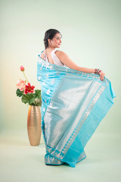 Turquoise Blue Banarasi Silk Saree - pallu spread