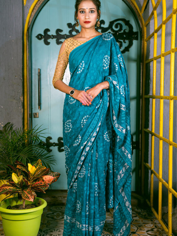 Look Your Ideal Wearing Chikankari Sarees - Follow the Trend with Grac –  fab-persona