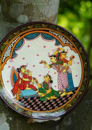 Round tray with Stand (wooden & hand painted)